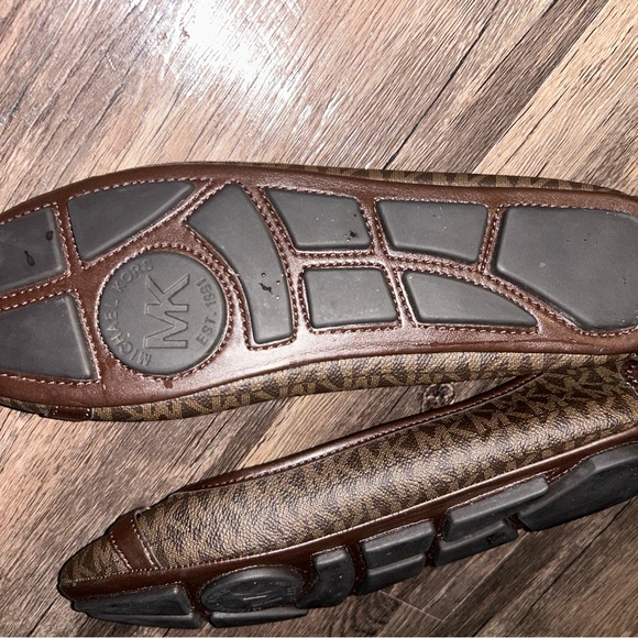 Michael Kors Logo Flats🤎 - Picture 10 of 12